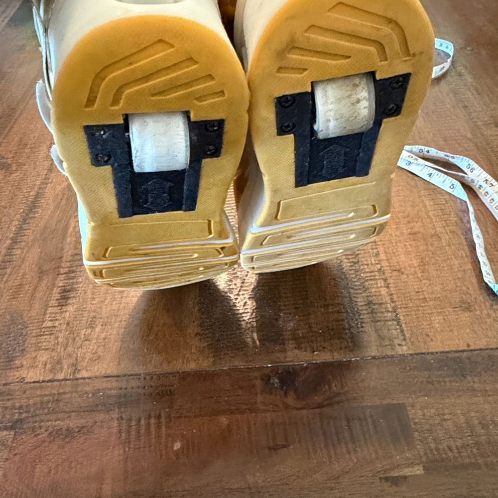 Metallic Gold Platform Roller Sneakers light up - Picture 9 of 10